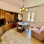 La Residenza Dell'arrotino Feriehus